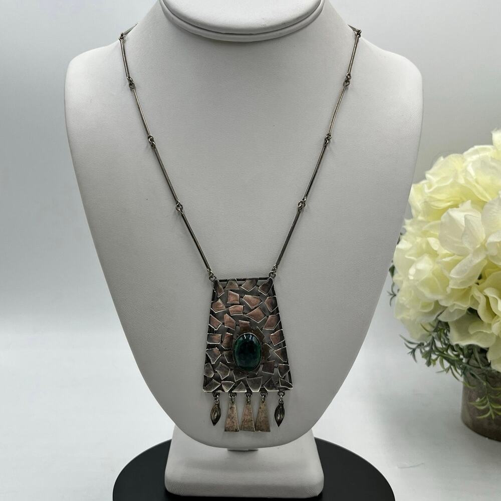 Vintage Sterling Silver‎ Green
Stone Openwork Pendant Necklace 31.5g, 28" Chain